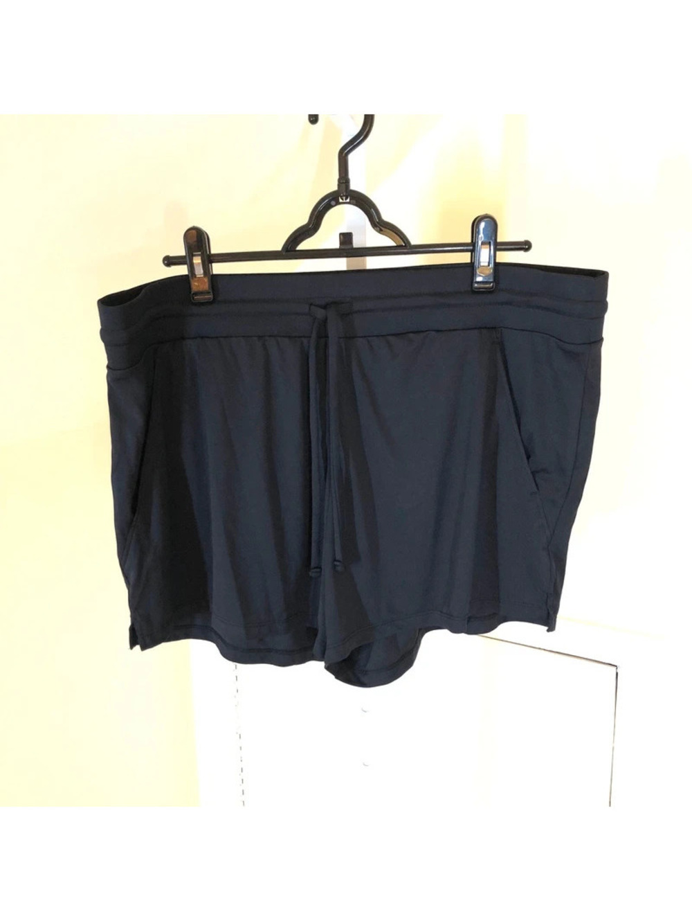 All In Motion NWOT Women's Black Tie Front Shorts Size XL